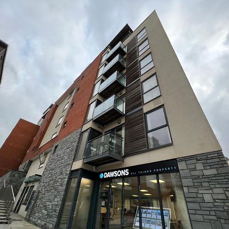 Two Bedroom Luxury Apt With Film Style 스완지 외부 사진